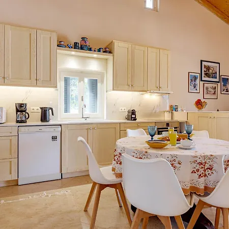 Natura, Tranquility & Privacy Near Acharavi 빌라