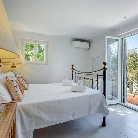 Natura, Tranquility & Privacy Near Acharavi 빌라