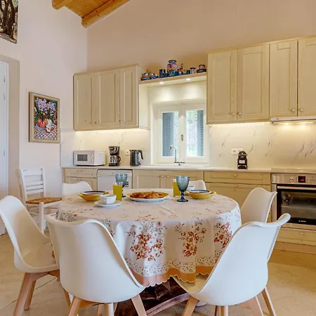 Natura, Tranquility & Privacy Near Acharavi 빌라 Krinias